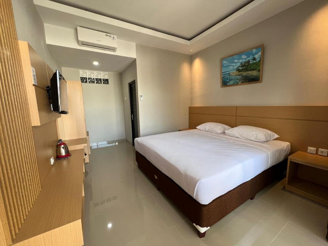 Hotel Century Пангандаран Экстерьер фото