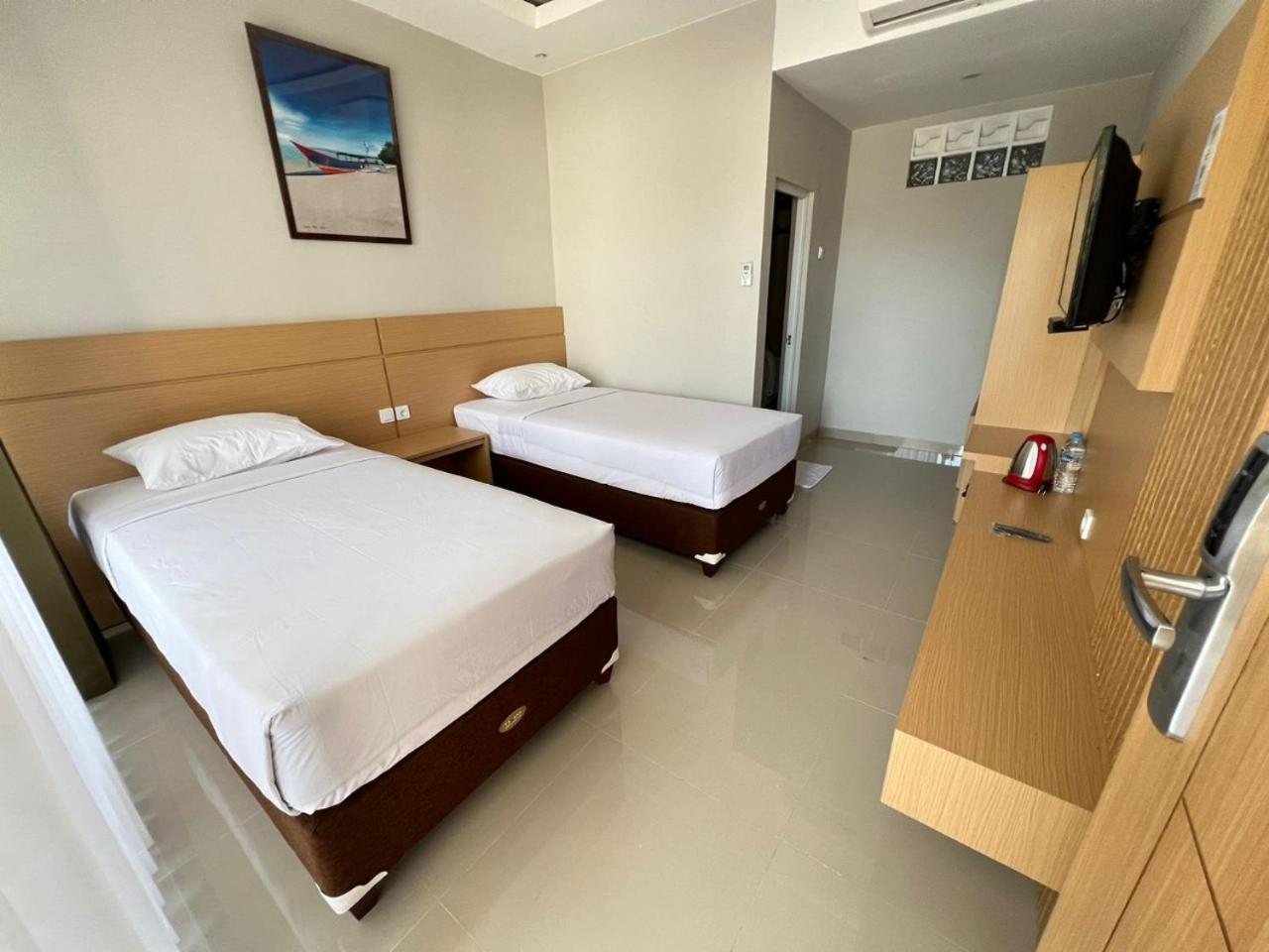 Hotel Century Пангандаран Экстерьер фото