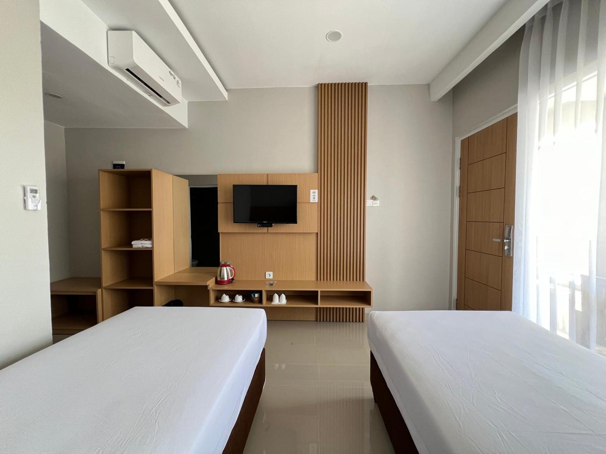 Hotel Century Пангандаран Экстерьер фото