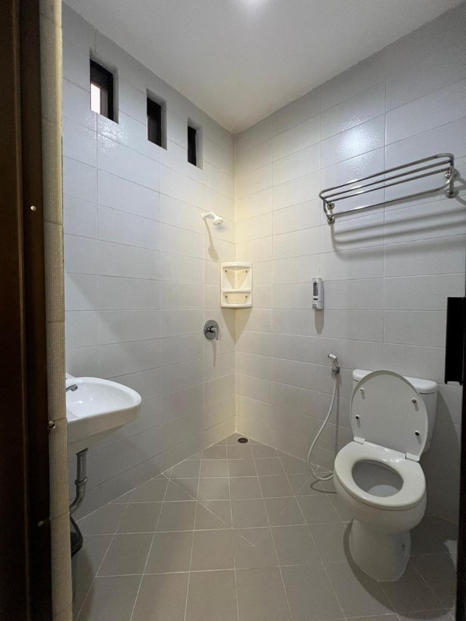 Hotel Century Пангандаран Экстерьер фото
